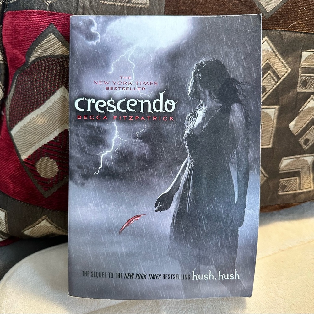 Crescendo book 2 hush hush series by fitzpatrick